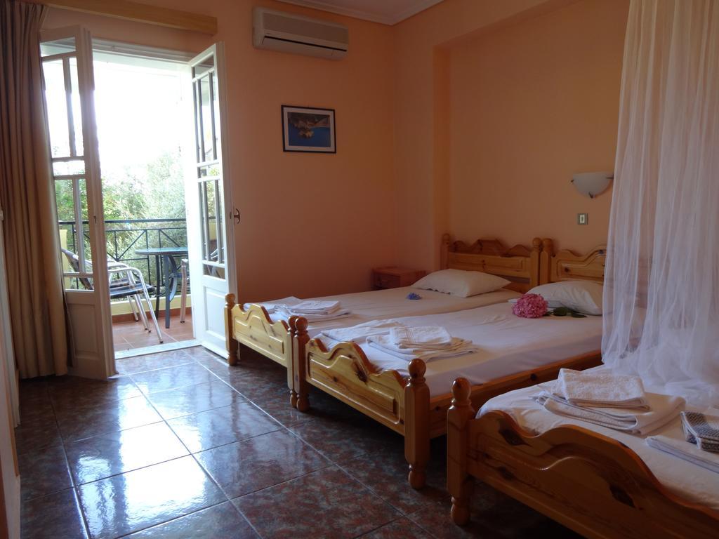 Pansion Filoxenia Apartments & Studios Tsoukaladhes Room photo